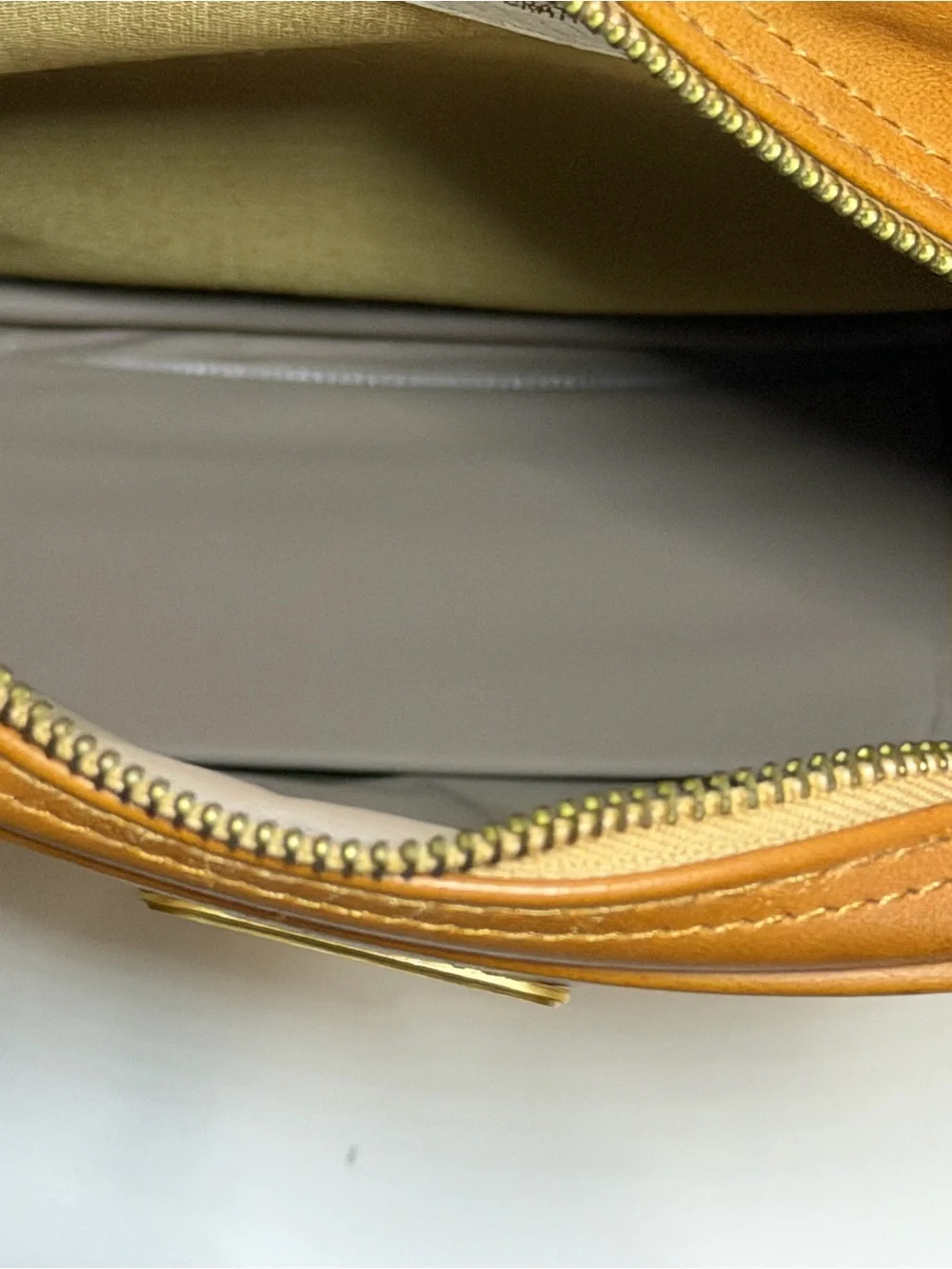 Vtg Samsonite 70s Travel Shoulder Bag Purse W/ Wallet Brown/Tan Faux Leather